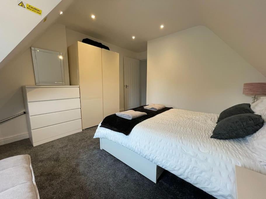Rosey Lodge -1Bedroom Cousy Flat - Parking, Netflix, Wifi - Close To Blenheim Palace & Oxford - F5 Kidlington Exterior foto