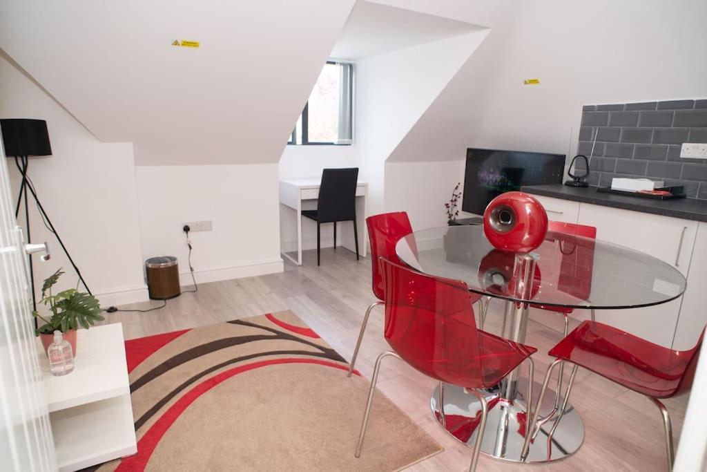 Rosey Lodge -1Bedroom Cousy Flat - Parking, Netflix, Wifi - Close To Blenheim Palace & Oxford - F5 Kidlington Exterior foto