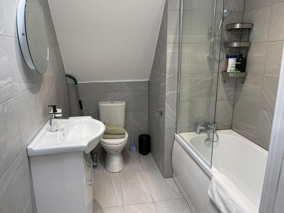 Rosey Lodge -1Bedroom Cousy Flat - Parking, Netflix, Wifi - Close To Blenheim Palace & Oxford - F5 Kidlington Exterior foto