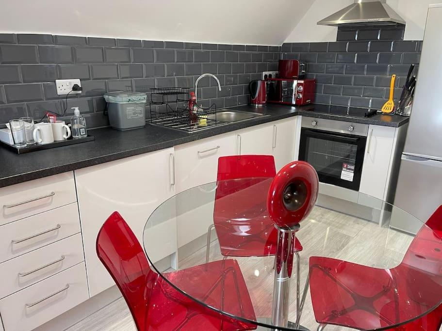 Rosey Lodge -1Bedroom Cousy Flat - Parking, Netflix, Wifi - Close To Blenheim Palace & Oxford - F5 Kidlington Exterior foto